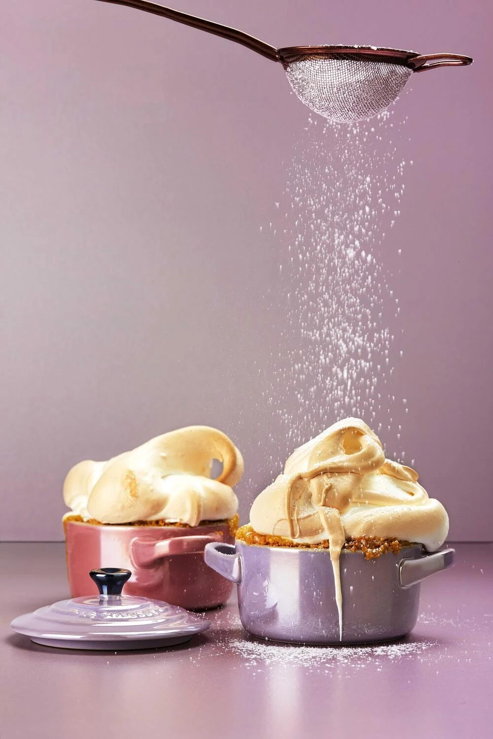 Le Creuset Mini Cocotte In Creme Metallic – Bild 3